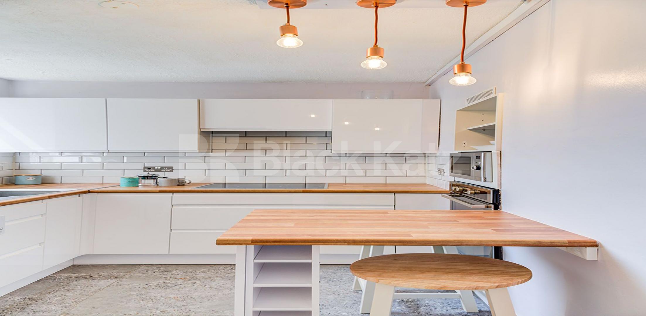 			Stunning Two Bedroom Property !!! , 2 Bedroom, 1 bath, 1 reception Apartment			 Colney Hatch Lane, Muswell Hill